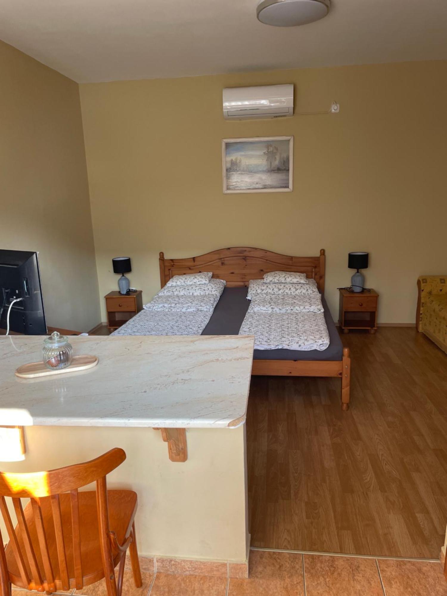 Rózsakert Apartmanház Hajdúszoboszló Exterior foto